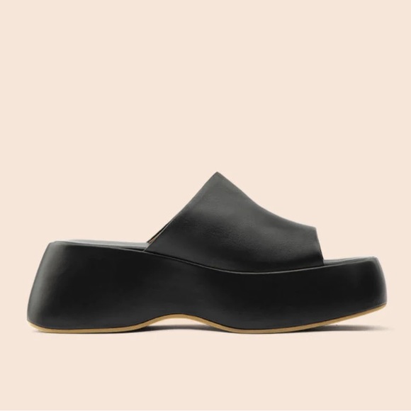 Mature Alina Black Sandal size 36/ size 6 US - Picture 1 of 13